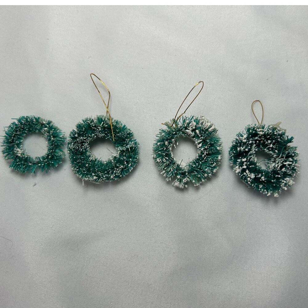 Vintage Mini Bottle Brush Christmas Wreath Ornaments Lot 4 Flocked Snow MCM